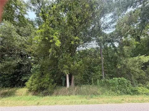 2310 England Dr, Alexandria, LA 71303