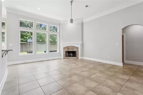 Living - 322 Palermo Dr, Slidell, LA 70458 photo 4 of 6