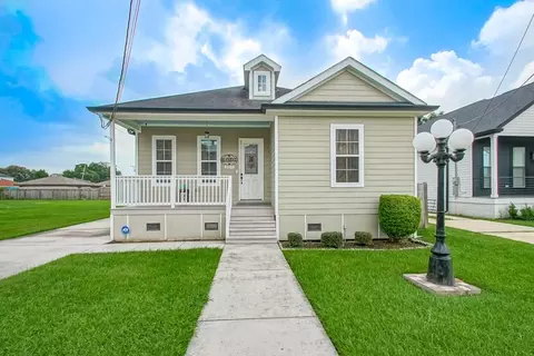 2217 Angela Ave, Arabi, LA 70032