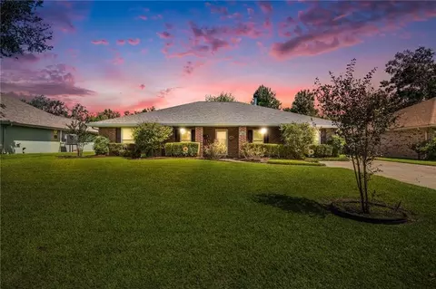 305 Devon Rd, Laplace, LA 70068 photo 1