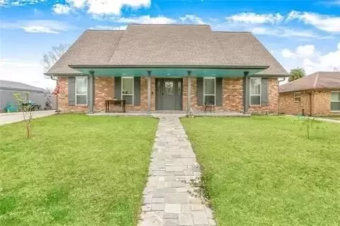 419 Palm Dr, Braithwaite, LA 70040