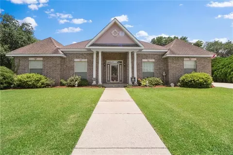 135 Maud Olive Dr, Belle Chasse, LA 70037