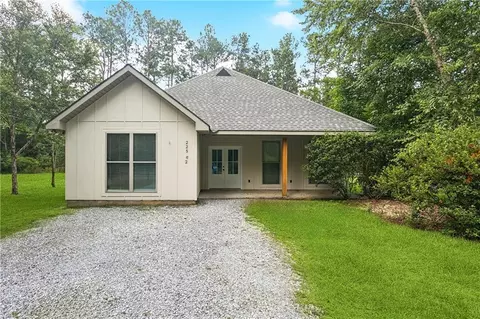 22562 2nd St, Mandeville, LA 70471 photo 1