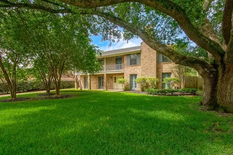 8808 Chretien Point Pl, River Ridge, LA 70123