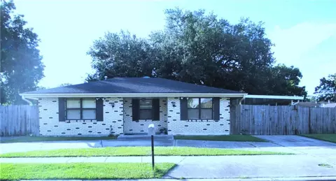 2108 Colonial Blvd, Violet, LA 70092 photo 1