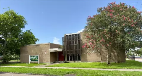 2401 Esplanade Ave, New Orleans, LA 70119