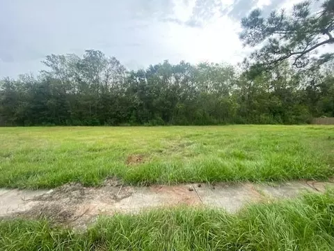 1643 Heights Dr, Saint Bernard, LA 70085