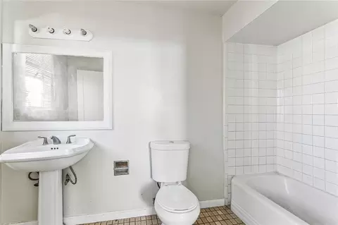 Bath - 2031 33 Arts St, New Orleans, LA 70117 photo 1 of 1