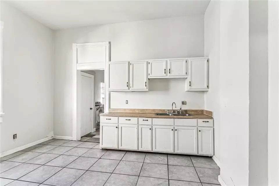 Kitchen - 2031 33 Arts St, New Orleans, LA 70117 photo 1 of 1