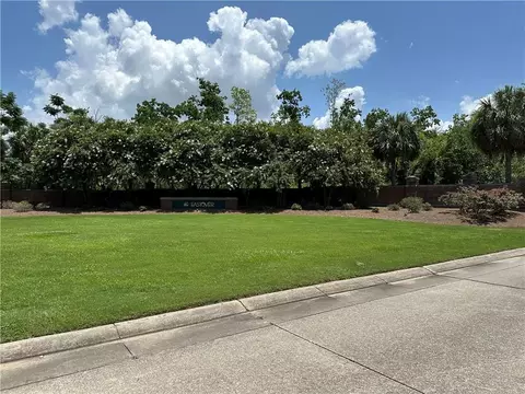 5440 Eastover Dr S, New Orleans, LA 70128