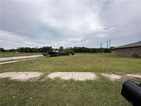 1901 Joseph Dr, Saint Bernard, LA 70085