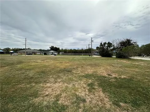 1841 Sugar Mill Dr, Saint Bernard, LA 70085