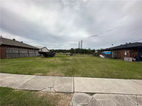 1929 Joseph Dr, Saint Bernard, LA 70085