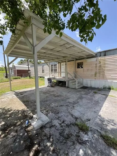 2280 River Rd, Berwick, LA 70342 photo 1