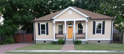 2208 Marietta St, Chalmette, LA 70043
