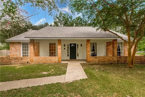 704 White Oak Dr, Denham Springs, LA 70726
