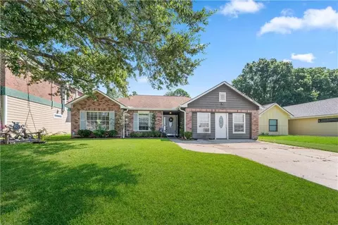1799 Kings Row, Slidell, LA 70461 photo 1