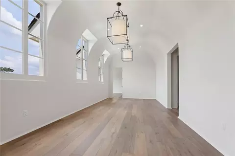 Entry Way - 10 Thunderbird Dr, Covington, LA 70433 photo 3 of 5