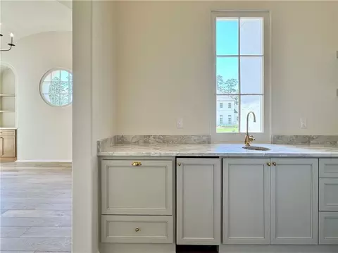 Kitchen - 10 Thunderbird Dr, Covington, LA 70433 photo 10 of 11