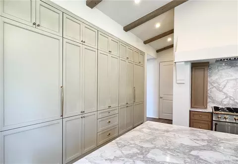 Kitchen - 10 Thunderbird Dr, Covington, LA 70433 photo 7 of 11