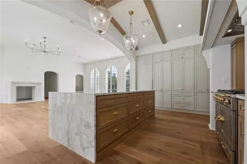Kitchen - 10 Thunderbird Dr, Covington, LA 70433 photo 2 of 11
