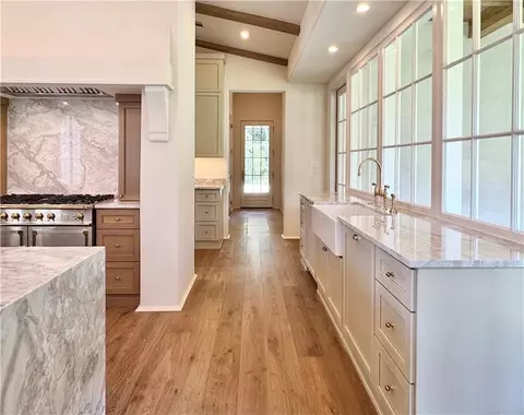 Kitchen - 10 Thunderbird Dr, Covington, LA 70433 photo 3 of 11