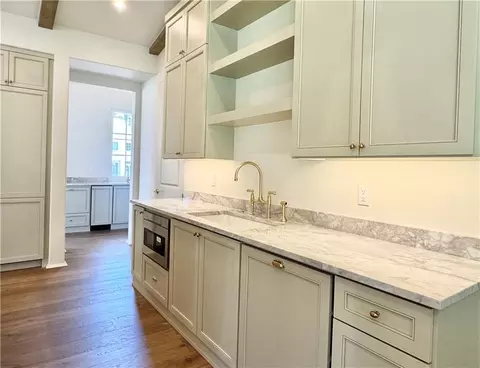 Kitchen - 10 Thunderbird Dr, Covington, LA 70433 photo 5 of 11