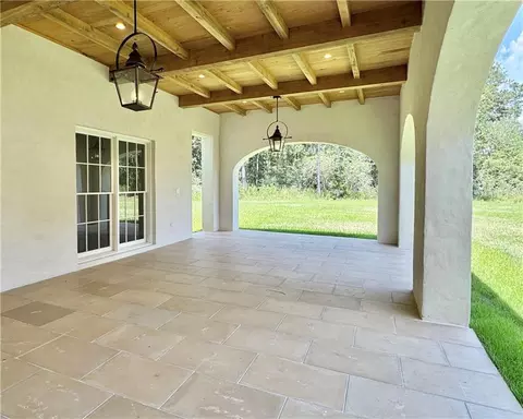 Exterior - 10 Thunderbird Dr, Covington, LA 70433 photo 7 of 9