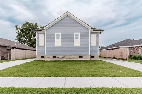 Exterior - 8532 Regiment Dr, Chalmette, LA 70043 photo 2 of 6