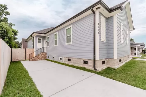 Exterior - 8532 Regiment Dr, Chalmette, LA 70043 photo 3 of 6