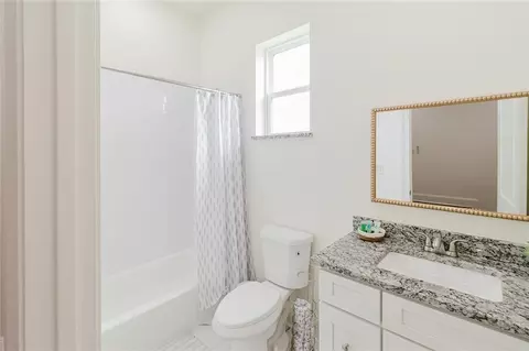 Bath - 8532 Regiment Dr, Chalmette, LA 70043 photo 1 of 4