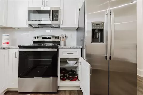Kitchen - 8532 Regiment Dr, Chalmette, LA 70043 photo 2 of 2