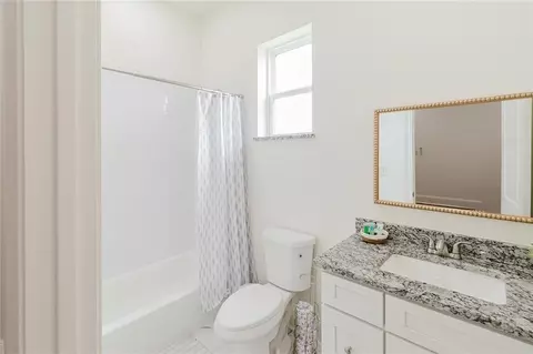 Bath - 8532 Regiment Dr, Chalmette, LA 70043 photo 1 of 4