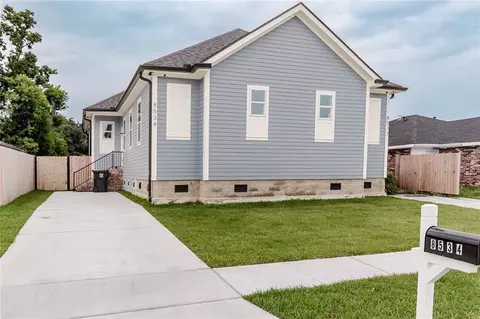Exterior - 8532 Regiment Dr, Chalmette, LA 70043 photo 1 of 6