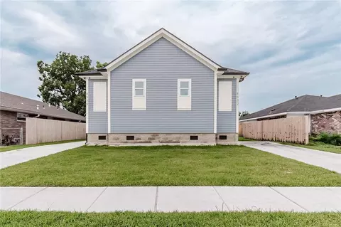 Exterior - 8532 Regiment Dr, Chalmette, LA 70043 photo 2 of 6