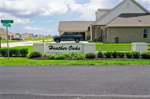 328 Sophia Dr, Luling, LA 70070