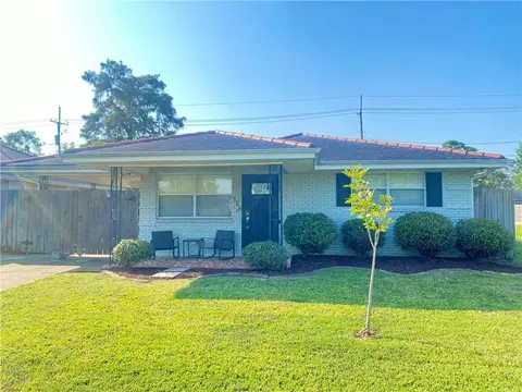 928 Perrin Drive Dr, Arabi, LA 70032