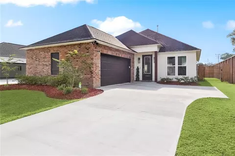 10602 Deric Ave, Denham Springs, LA 70726