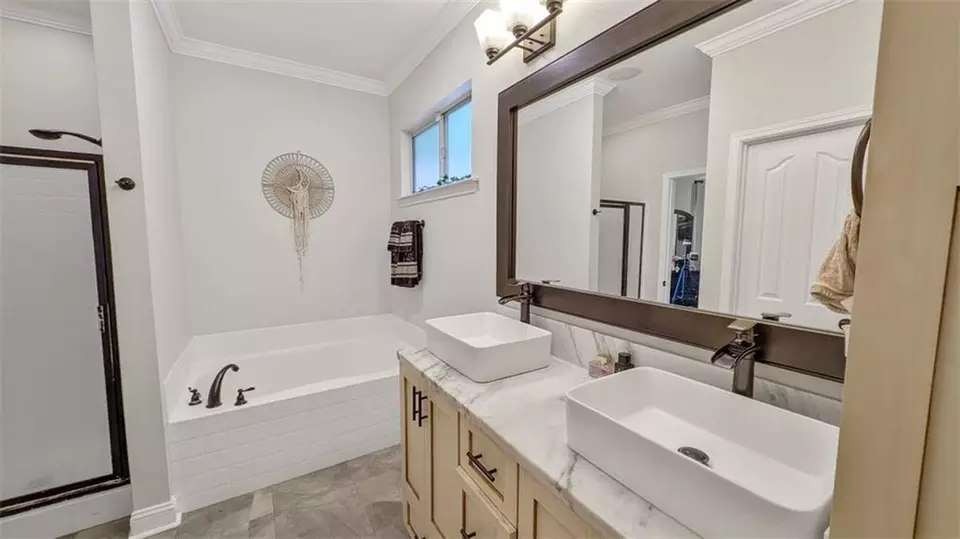 Bath - 2735 Village Ct, Marrero, LA 70072 photo 3 of 3