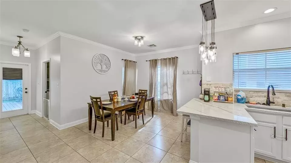 Entry Way - 2735 Village Ct, Marrero, LA 70072 photo 5 of 6