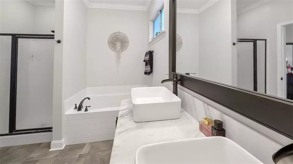 Bath - 2735 Village Ct, Marrero, LA 70072 photo 2 of 3