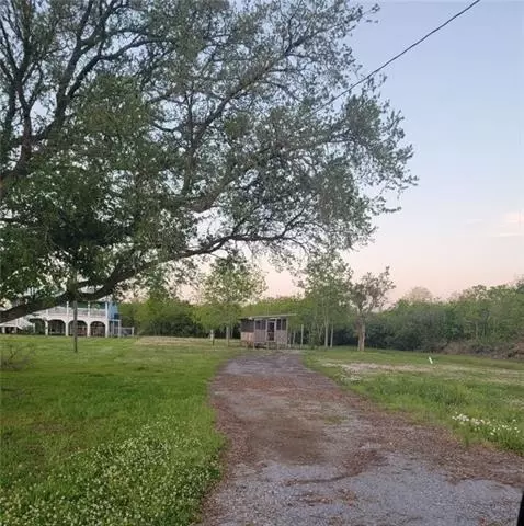 326 Buras River Rd, Buras, LA 70041