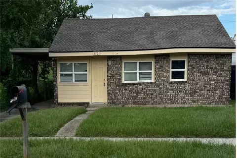 5723 Pauline Dr, New Orleans, LA 70126
