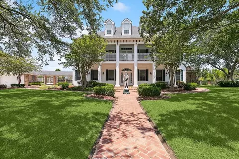 288 Doral Ln, Laplace, LA 70068