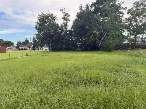 7212 Sally St, Arabi, LA 70032