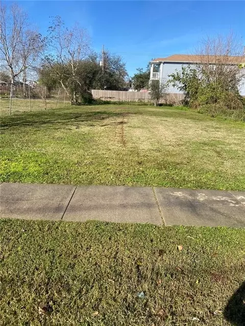 1732 Benton St, New Orleans, LA 70117