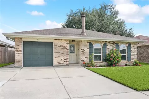812 Dolphin Ct, Kenner, LA 70065 photo 1