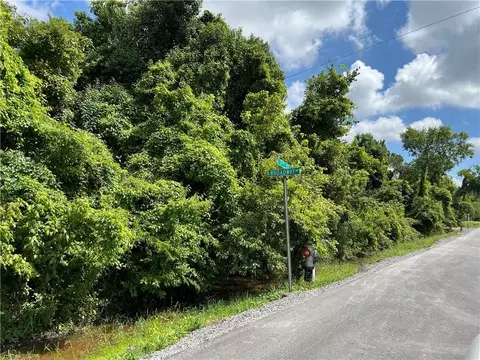 Mathis Avenue, Harvey, LA 70058