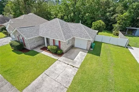319 Cardinal Dr, Slidell, LA 70458 photo 1