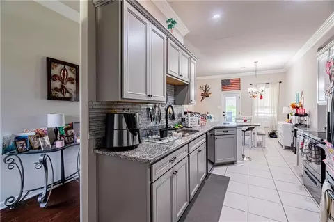 Entry Way - 214 Ashton Oaks Ln, Luling, LA 70070 photo 1 of 3